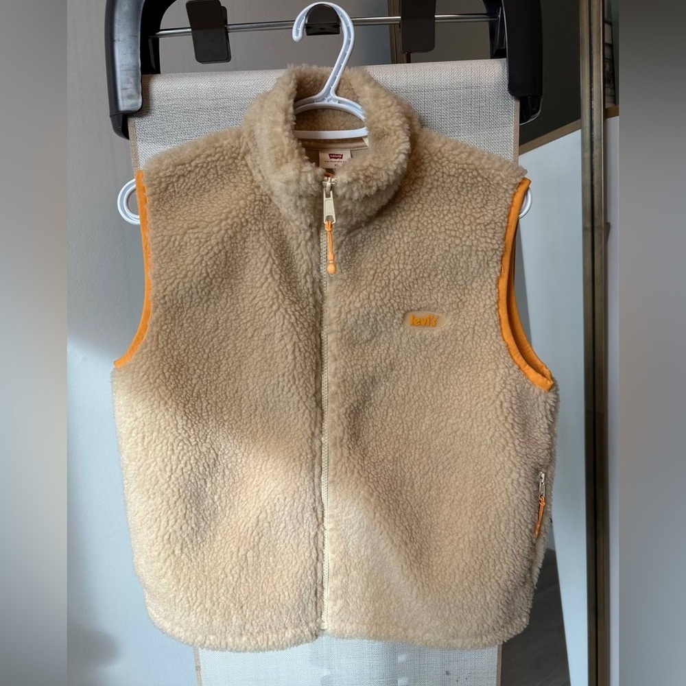 New! Levi’s Sherpa Fleece Vest – Women’s XS – Beige - Picture 2 of 13